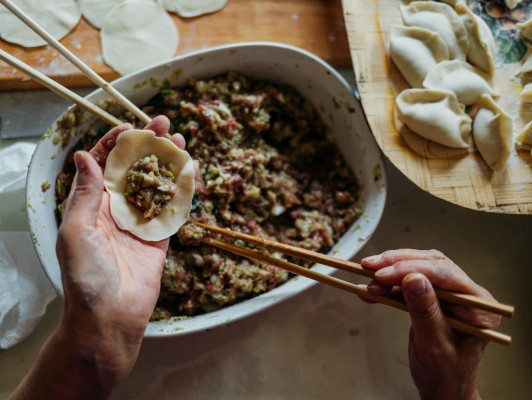 De Chinese eetcultuur – Symboliek van gerechten en de theeceremonie