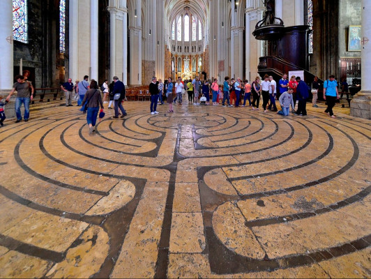 Kunst ontmoet Wiskunde: Labyrint, mozaïek & Gotische bogen